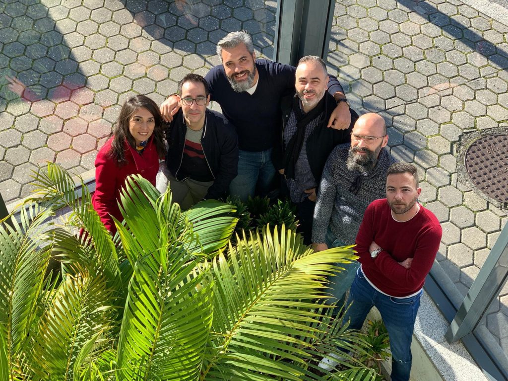 Foto de equipa goldentav