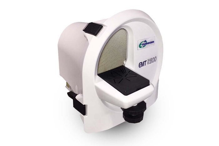 EMT 2800 – EUROCEM Recortadora a seco Com saída de ligação a aspiração. Com disco “Diamante”.